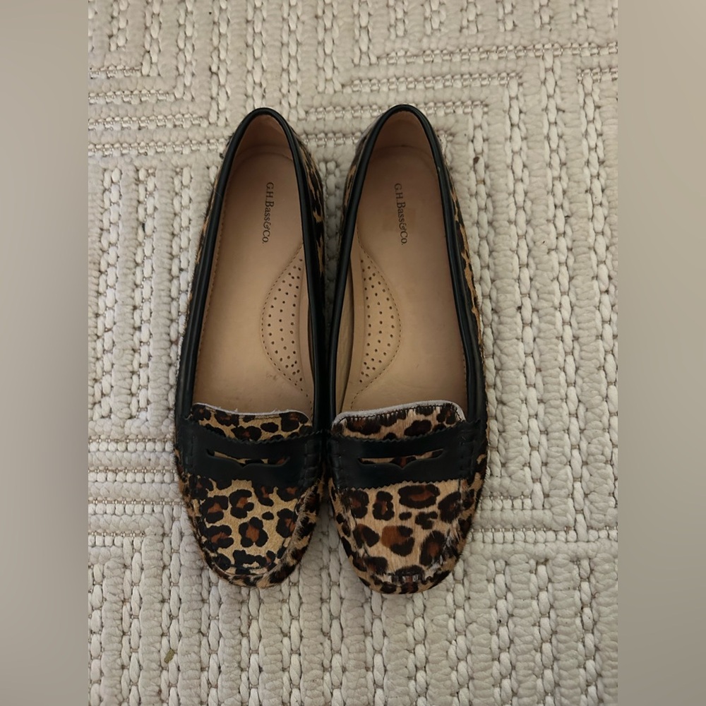 G.H. Bass&Co. Women’s Sz 10M Cheetah/Leopard Brown Tan Black Flats Slippers